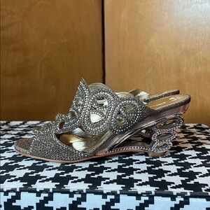 Simply Couture Gold Crystal Embellished Sculpted Heel Mules